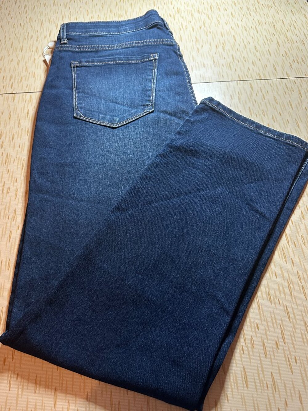 Women's Curve Appeal High Rise Straight Leg Jeans Size 10 NWT
